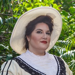 Photo of Alexandra Loutsion as Florencia Grimaldi