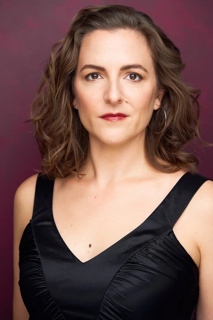 Dana Kinney Headshot