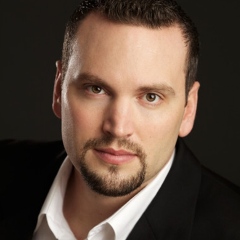 Headshot of Scott Quinn