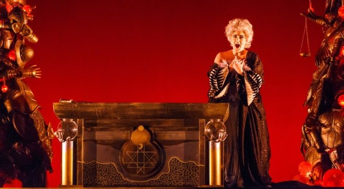 Alcina production photo