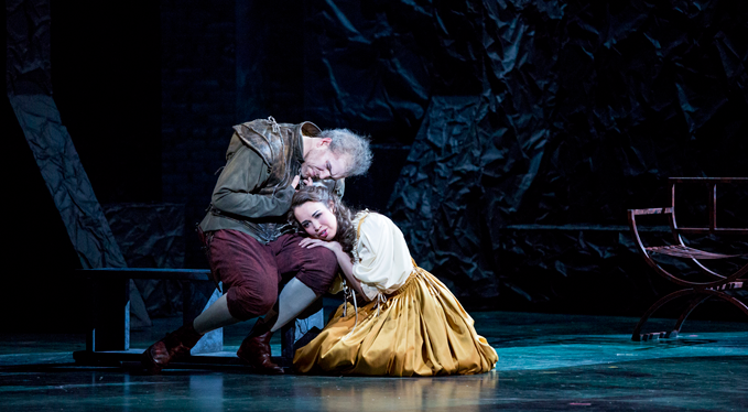 Rigoletto production photo