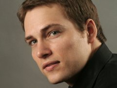 Alek Shrader as Tom Rakewell