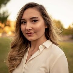 Headshot of Zoe Chessa
